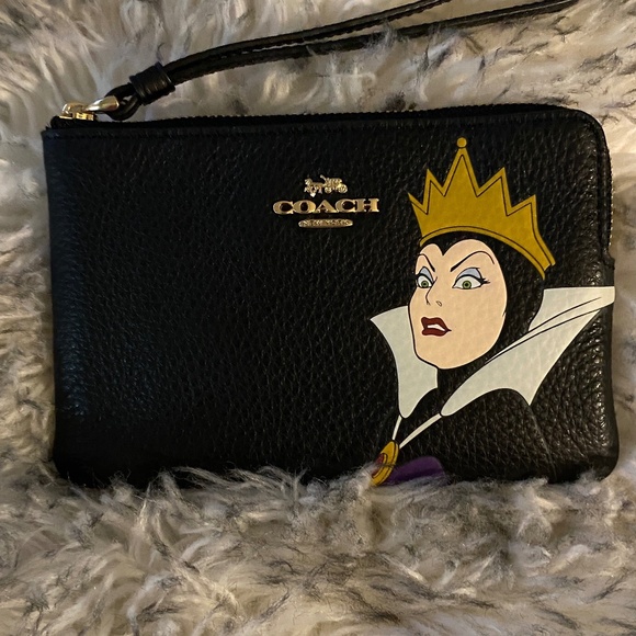Brand New!! NWT LIMITED EDITION Disney X Coach Corner Zip Wristlet